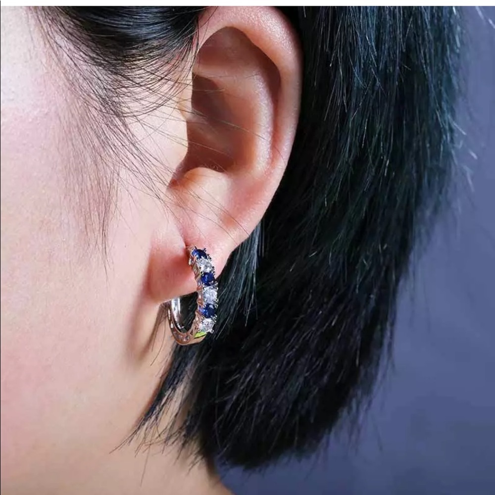 New Multi Cubic Zirconia Huggie Hoops Hoop Earring - Picture 3 of 4